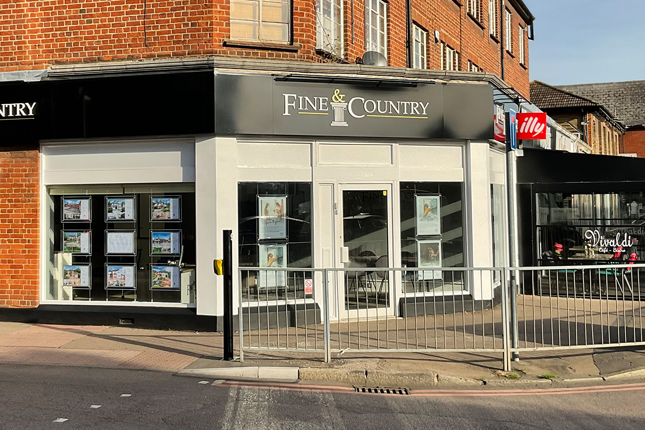 Fine & Country Loughton - Douglas Allen