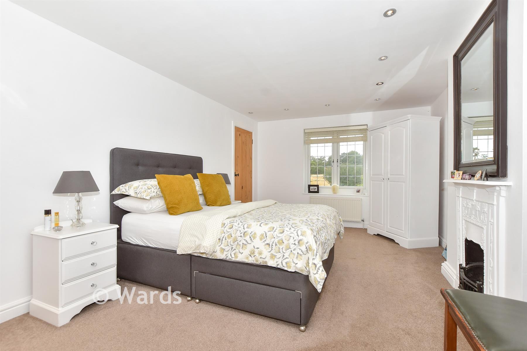 Bedroom 1 - The Green, Eythorne, Dover, Kent - Wards of Kent