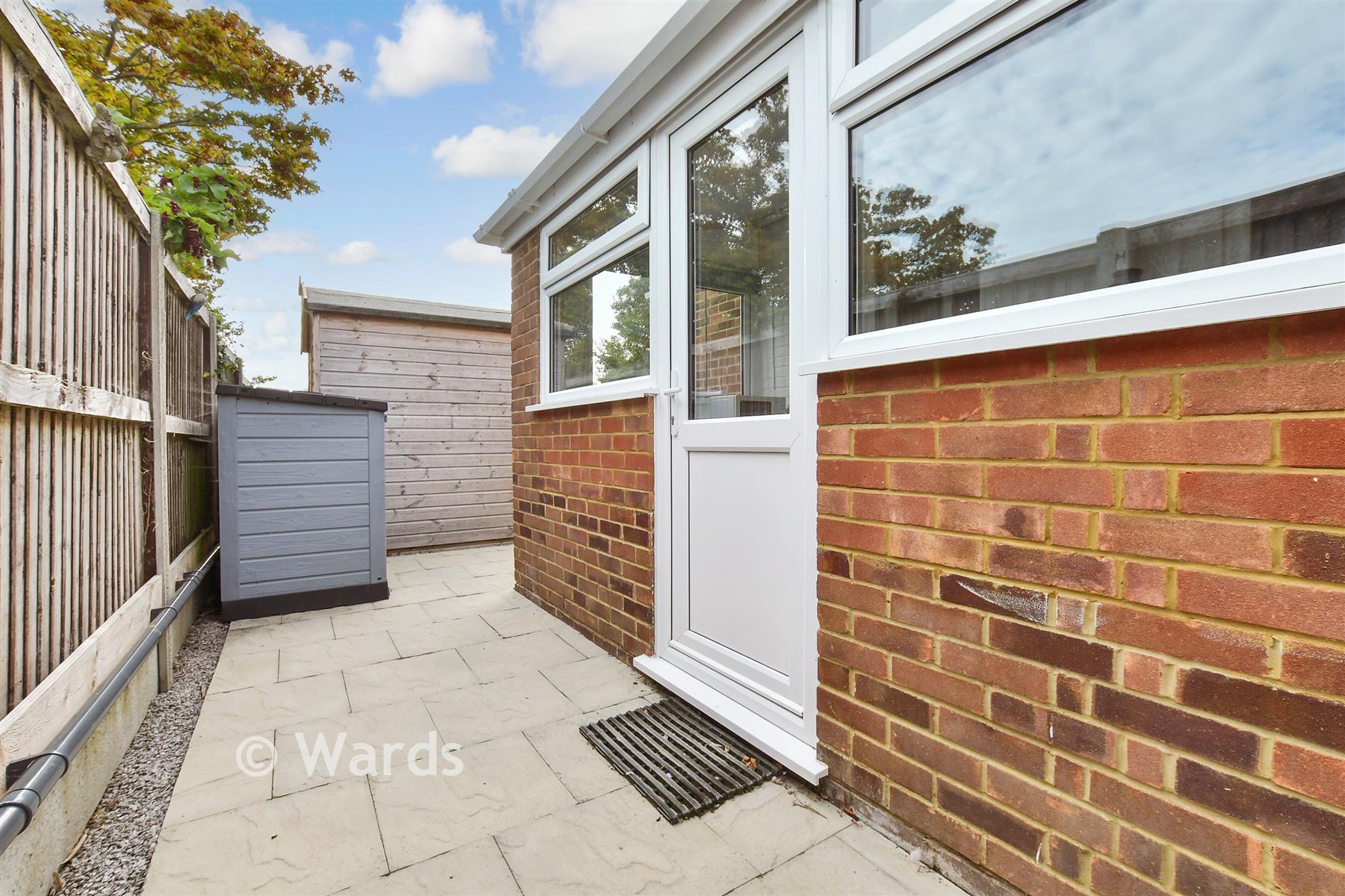 Side Garden - Palm Tree Close, Eythorne, Dover, Kent - Wards of Kent