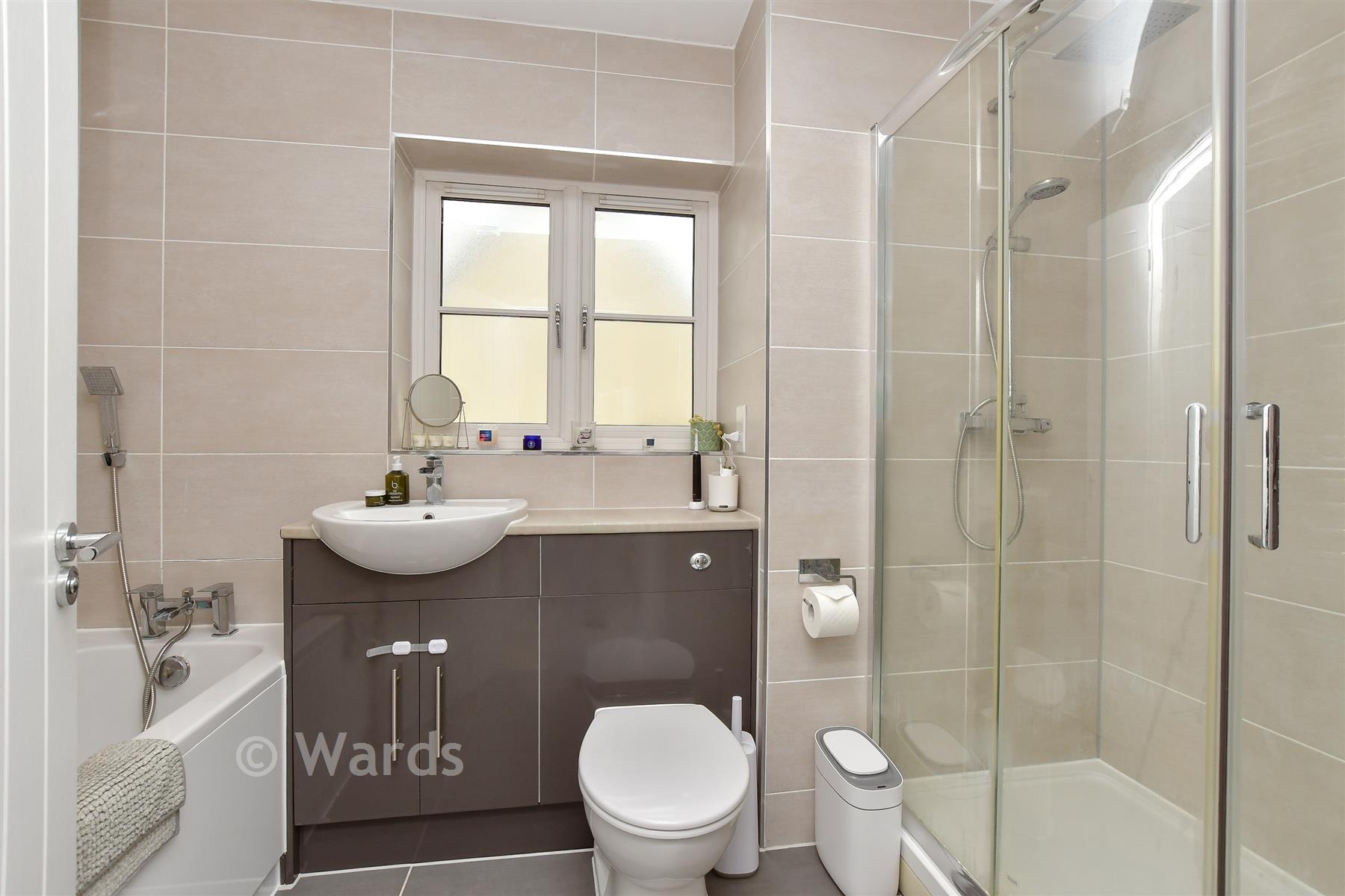 Bathroom - Longview Close, Boughton-Under-Blean, Faversham, Kent - Wards of Kent