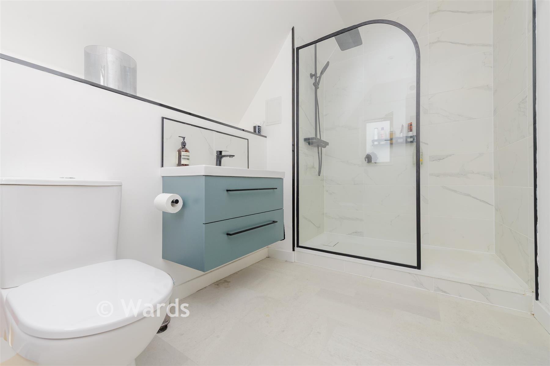 En-Suite Shower Room - Blondin Road, Gravesham, Kent - Wards of Kent