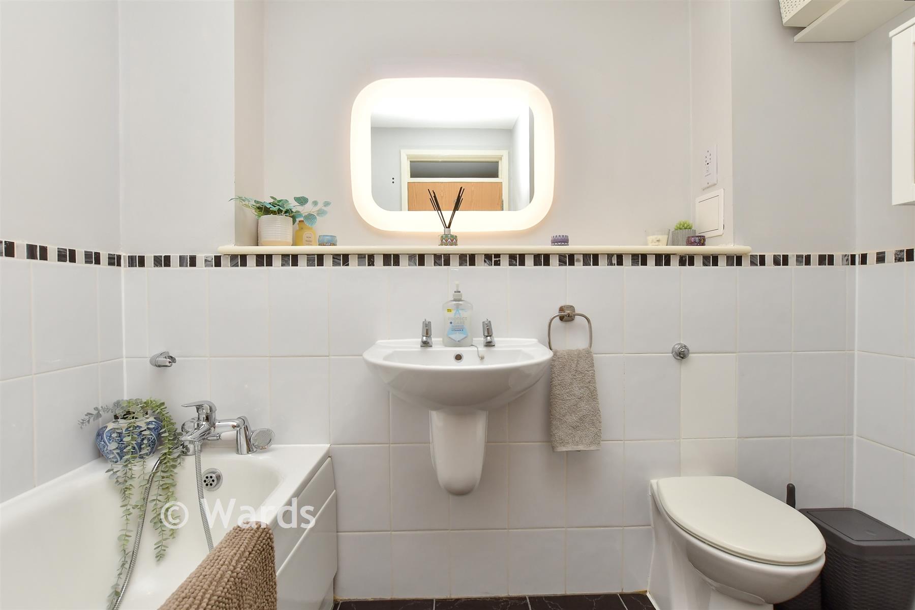 Bathroom - Frognal Lane, Teynham, Sittingbourne, Kent - Wards of Kent