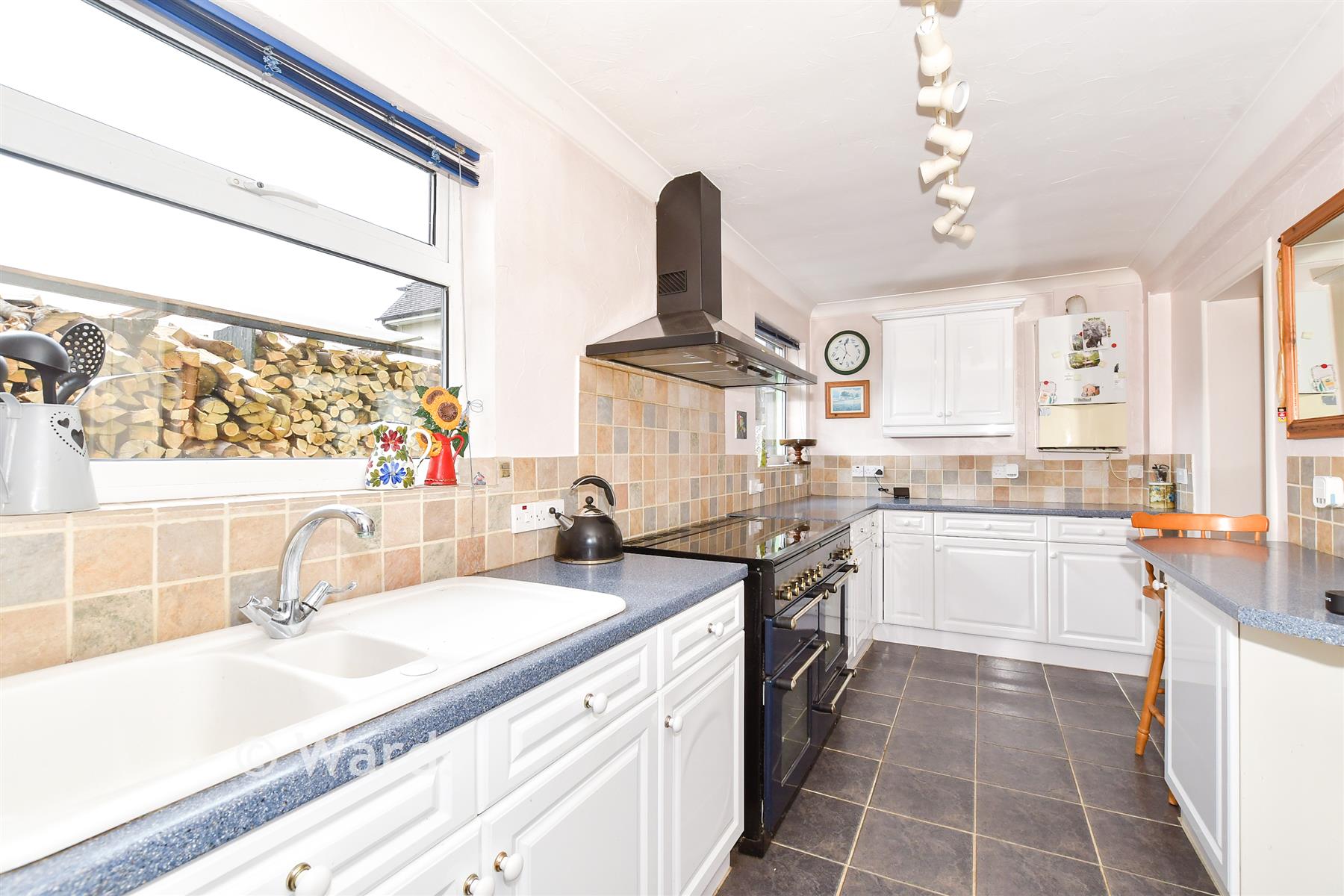 Kitchen - Covey Hall Road, Snodland, Kent - Wards of Kent