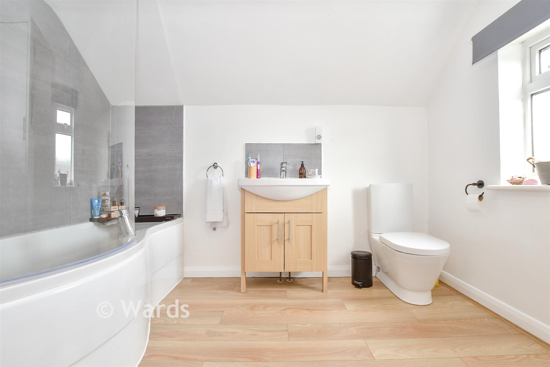 Bathroom - Maidstone Road, Tonbridge, Kent - Wards of Kent