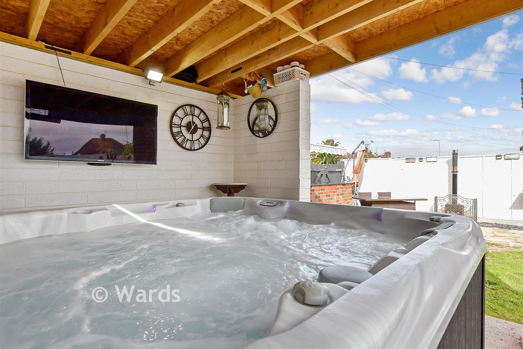 External Lifestyle Photograph - Garrard Avenue, Margate, Kent - Wards of Kent
