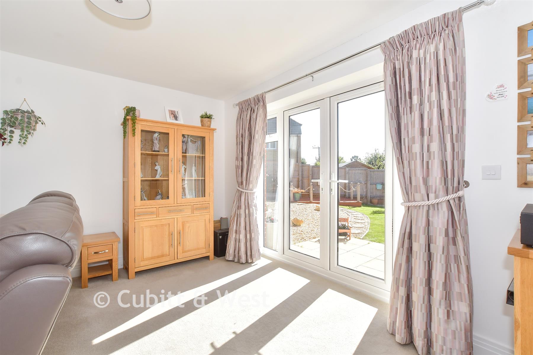 Lounge - Sinclair Drive, Codmore Hill, West Sussex - Wards of Kent