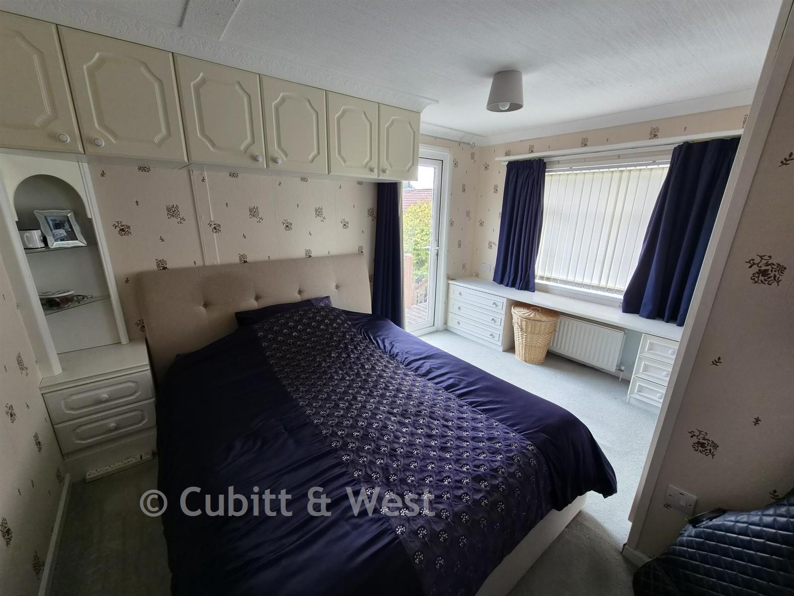 Bedroom 1 - Emms Lane, Brooks Green, Horsham, West Sussex - Wards of Kent