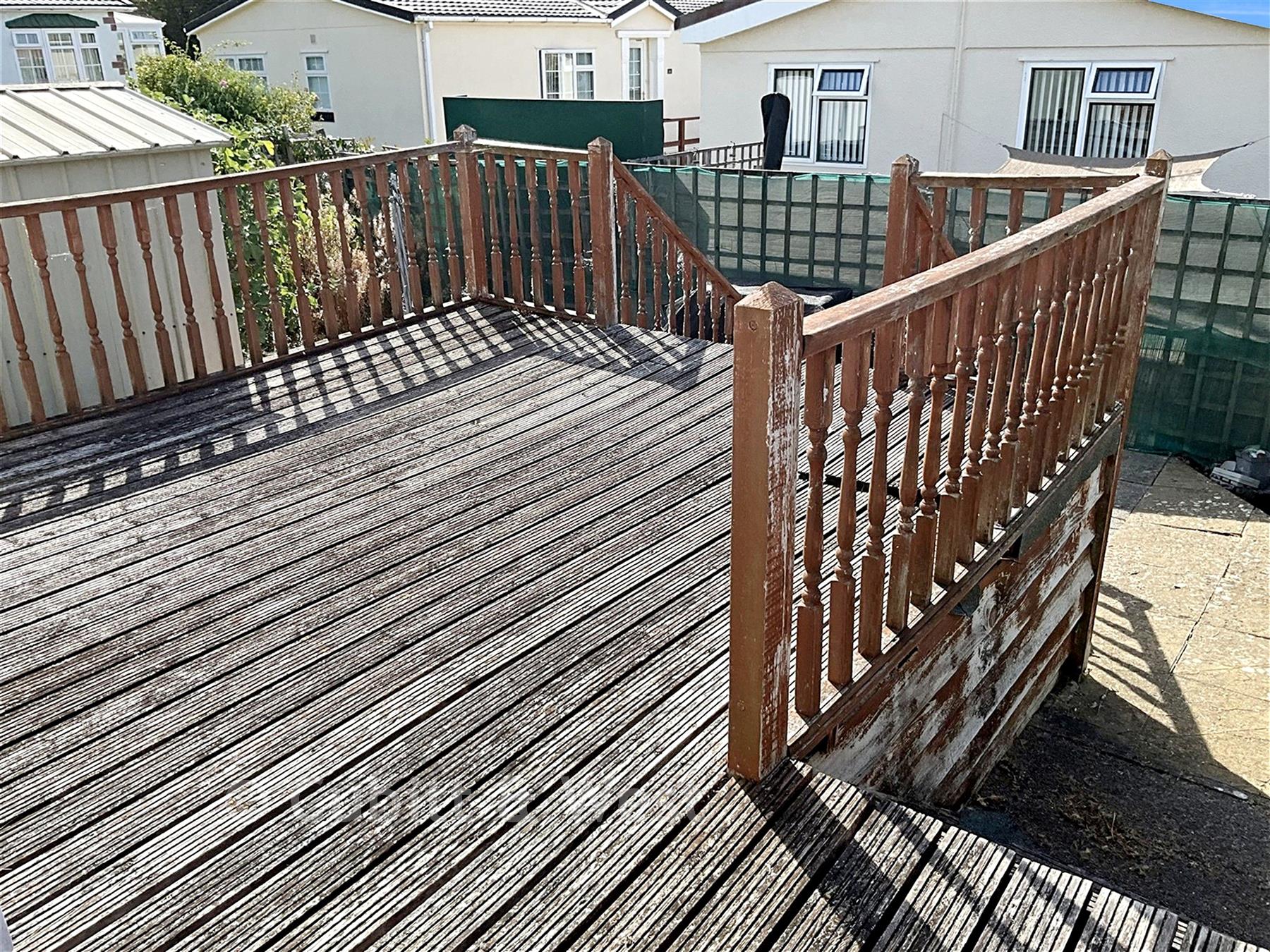 Rear Decking - Emms Lane, Brooks Green, Horsham, West Sussex - Wards of Kent