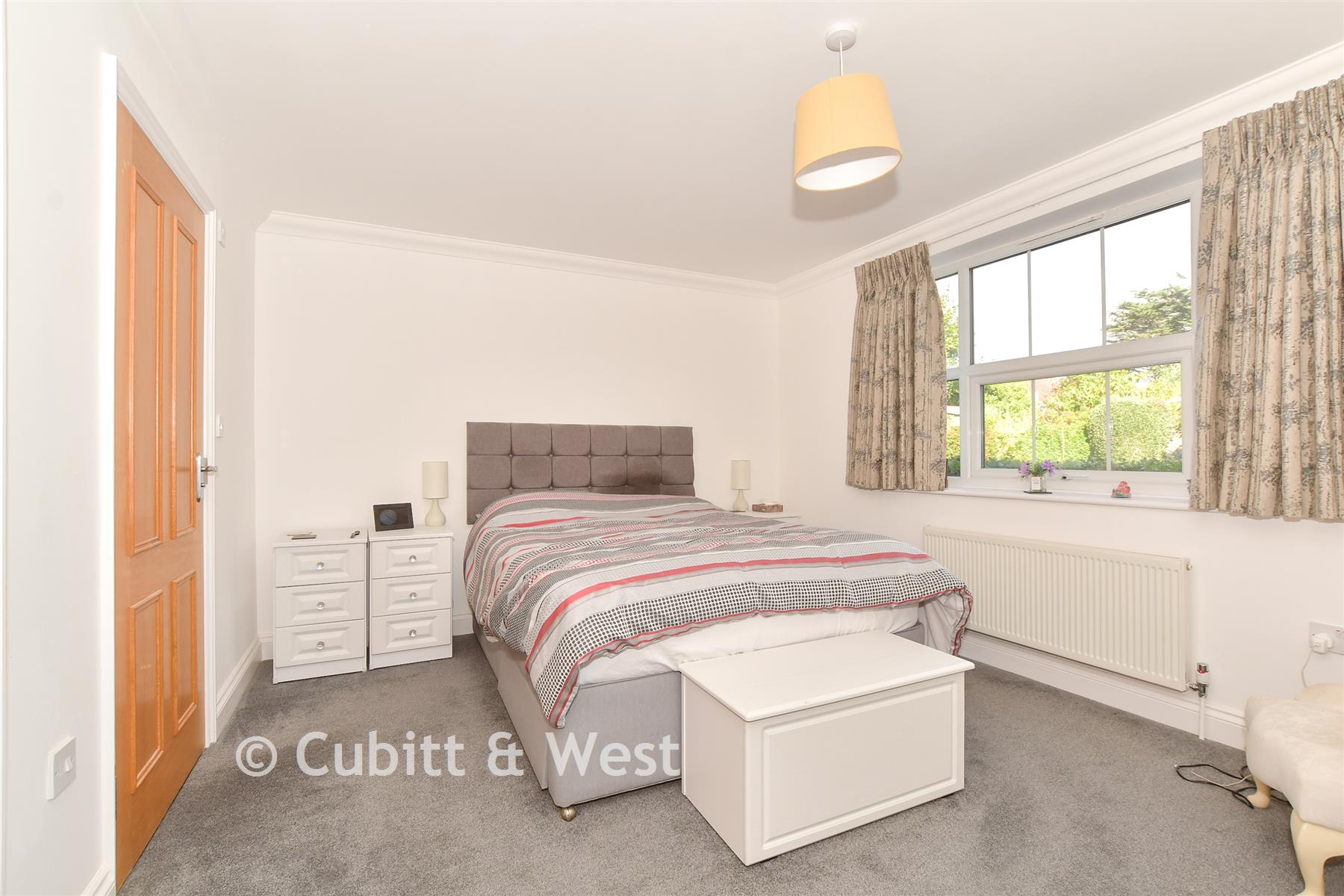 Bedroom 1 - Sea Lane, East Preston, West Sussex - Wards of Kent