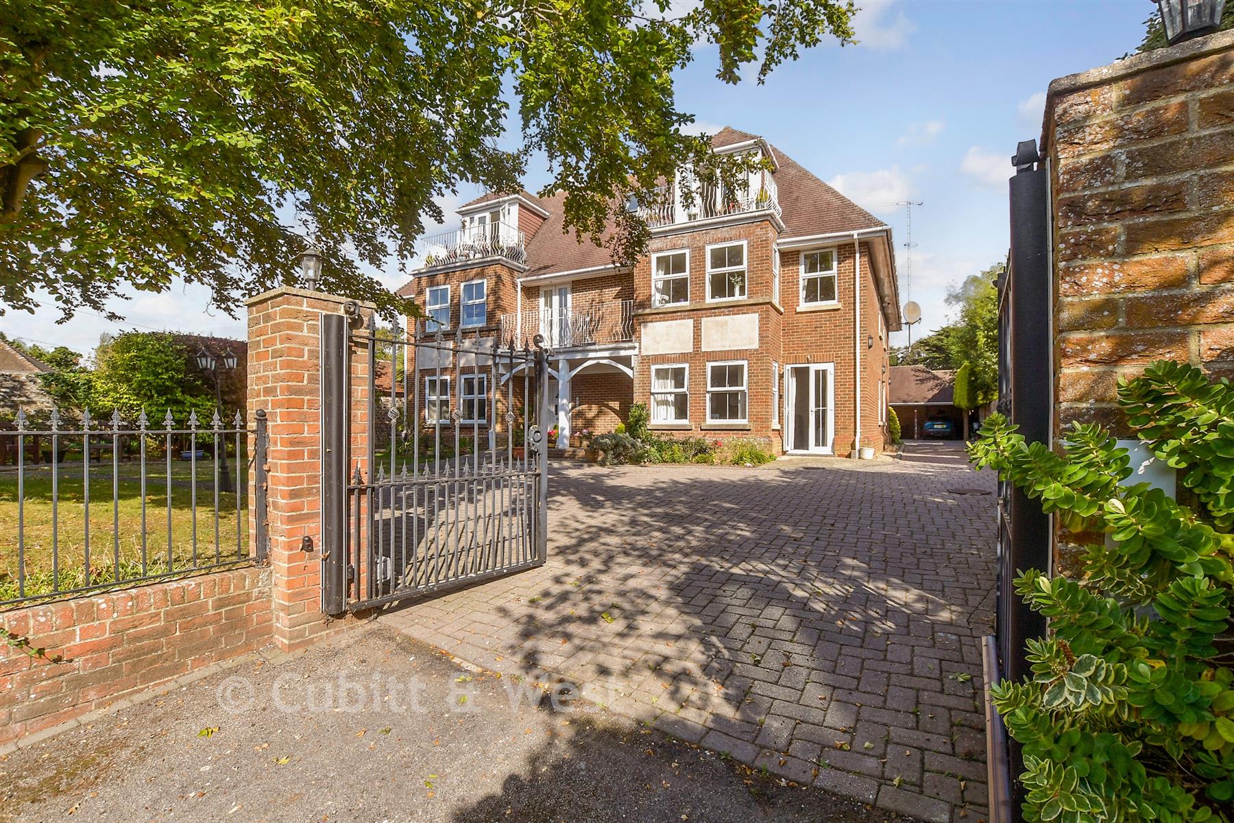 Driveway/Parking - Sea Lane, East Preston, West Sussex - Wards of Kent