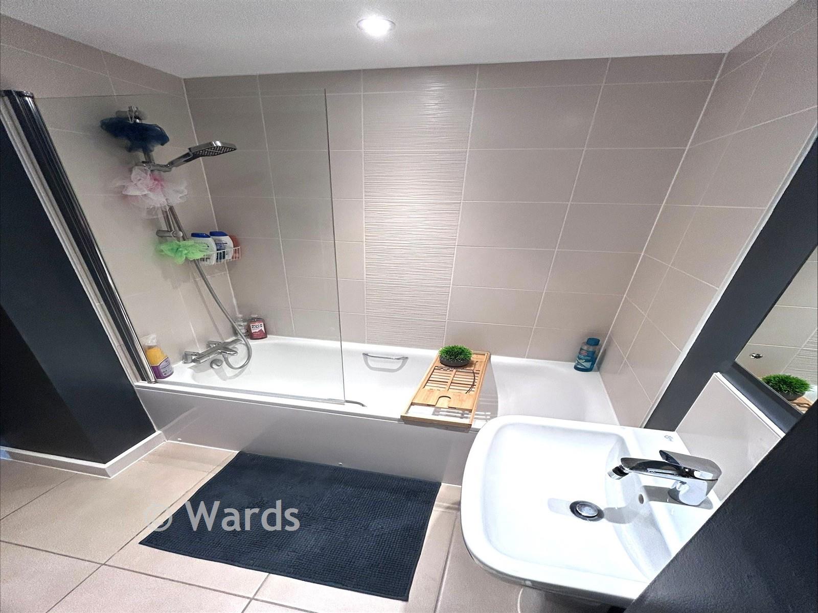 Bathroom - Perrymede Road, Allington, Maidstone, Kent - Wards of Kent