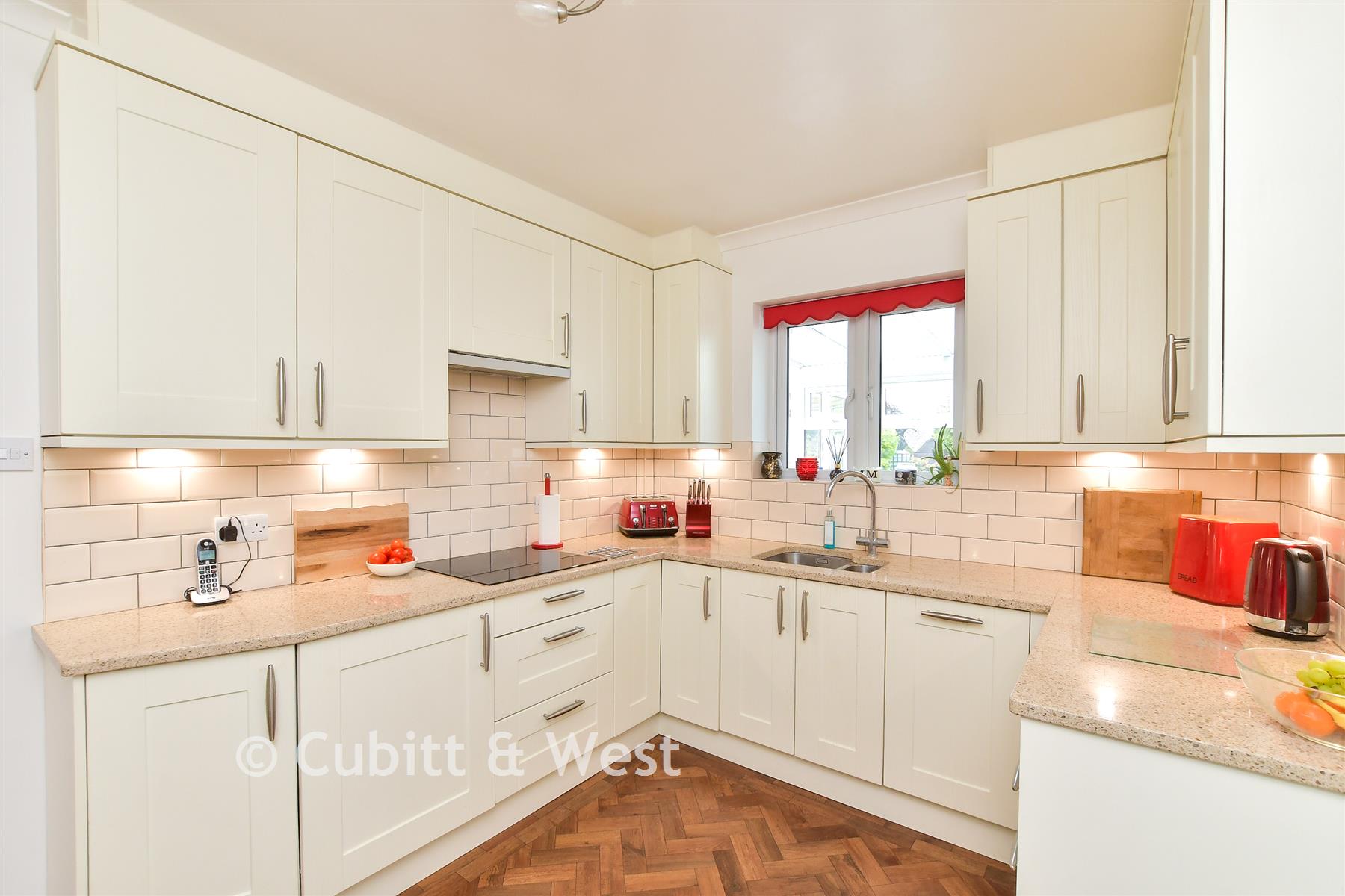 Kitchen - Chute Avenue, Worthing, West Sussex - Wards of Kent