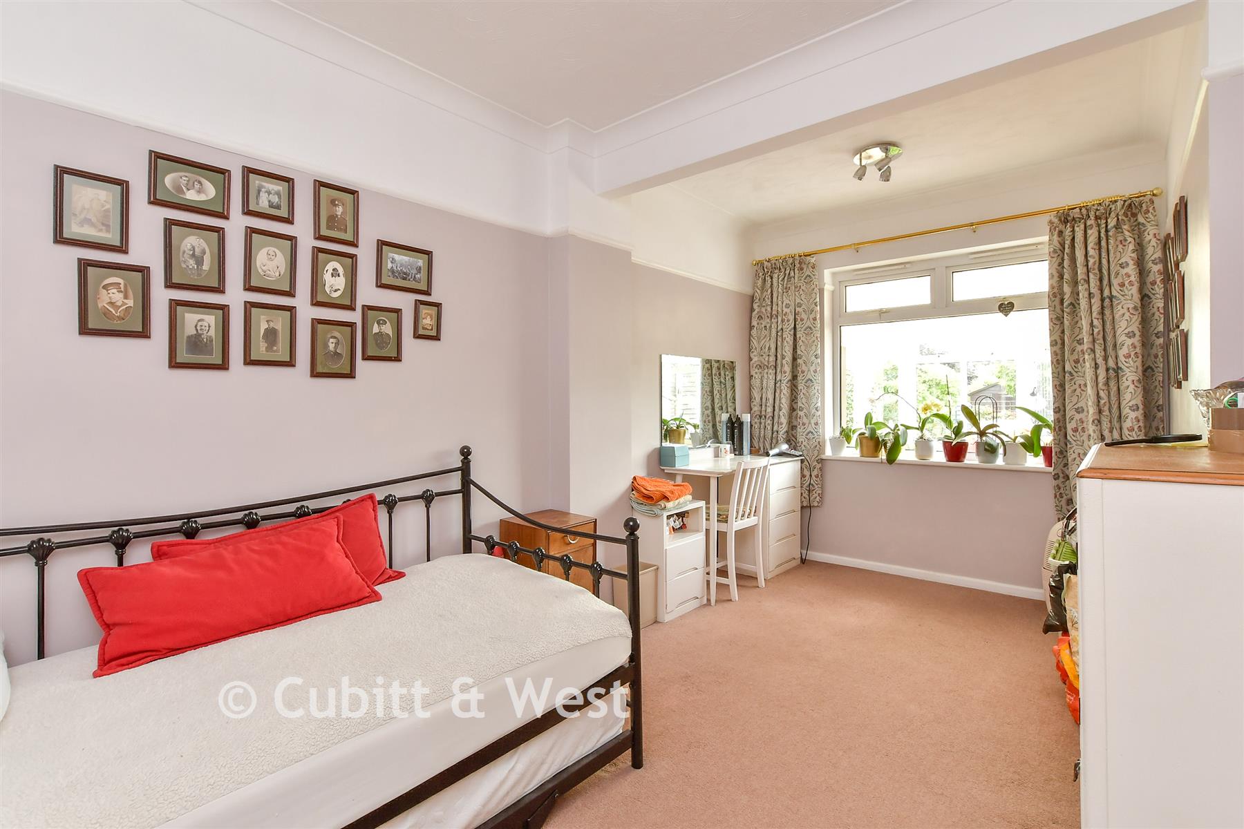 Bedroom 2 - Chute Avenue, Worthing, West Sussex - Wards of Kent