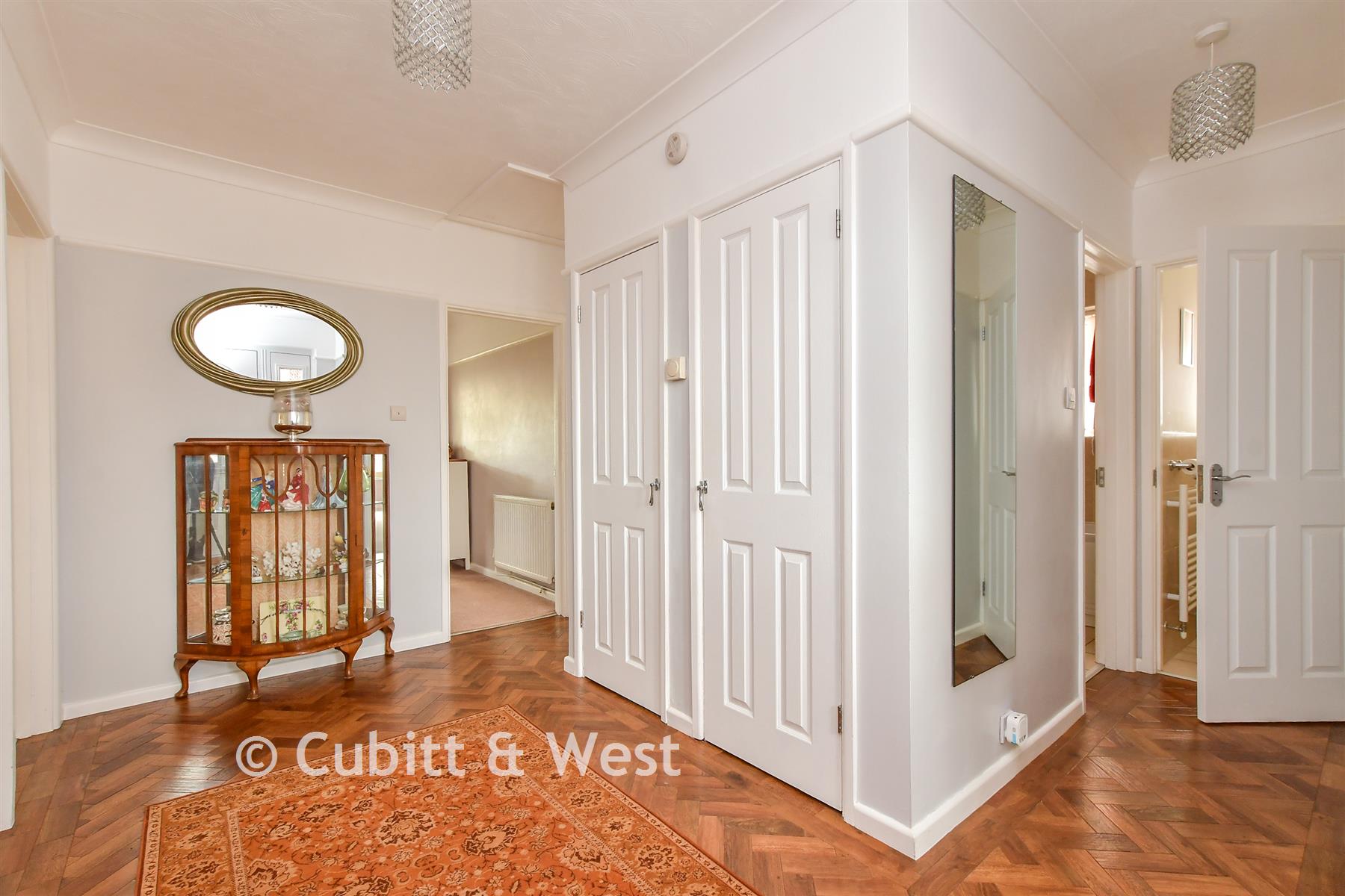 Entrance Hall - Chute Avenue, Worthing, West Sussex - Wards of Kent