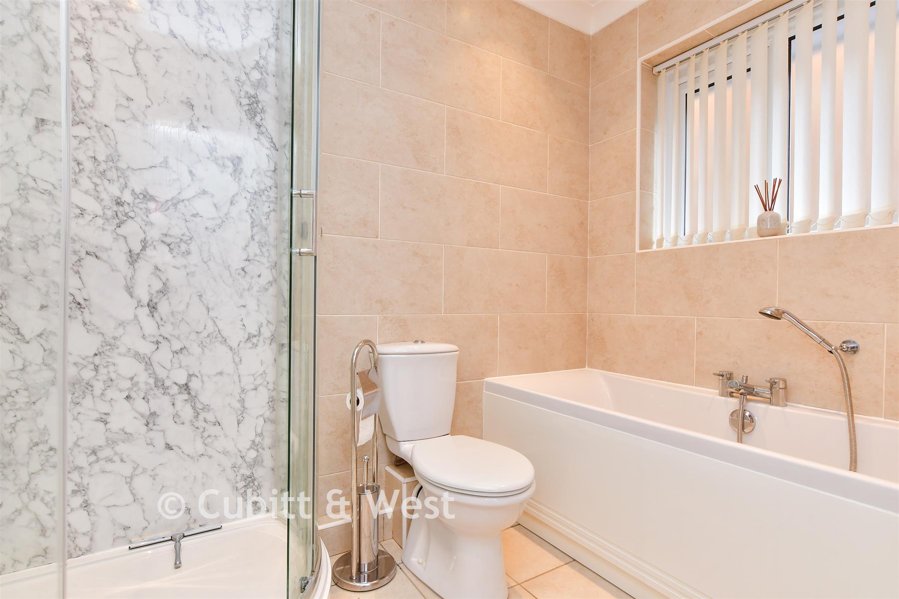 Bathroom - Chute Avenue, Worthing, West Sussex - Wards of Kent