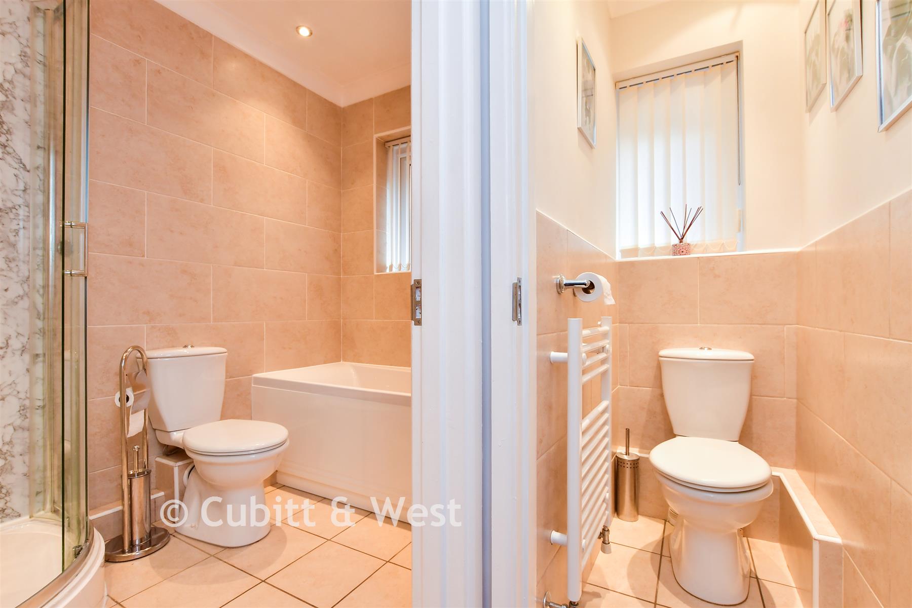 Bathroom - Chute Avenue, Worthing, West Sussex - Wards of Kent