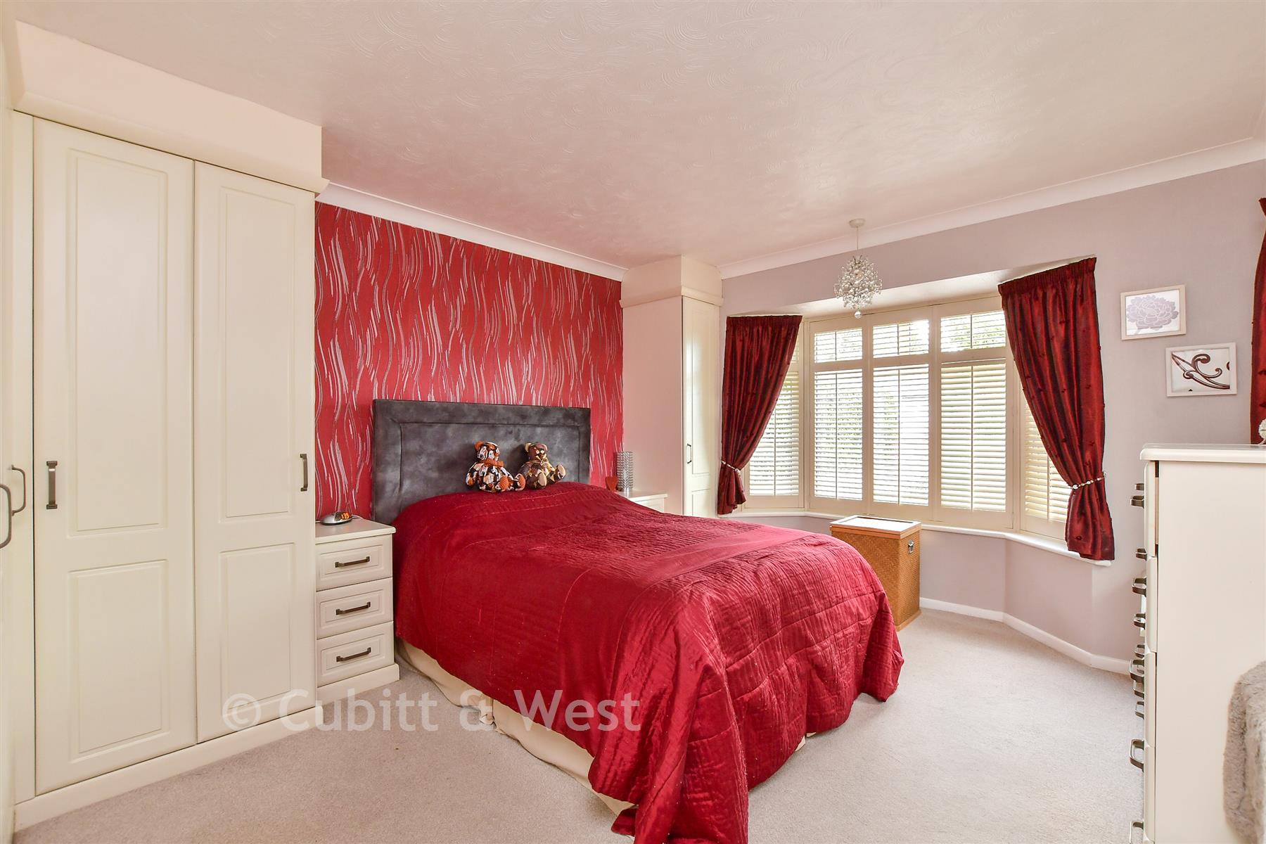 Bedroom 1 - Chute Avenue, Worthing, West Sussex - Wards of Kent