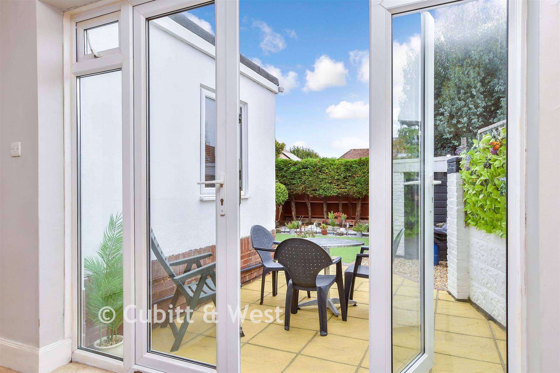 Internal Lifestyle Photograph - Angus Road, Goring-By-Sea, Worthing, West Sussex - Wards of Kent