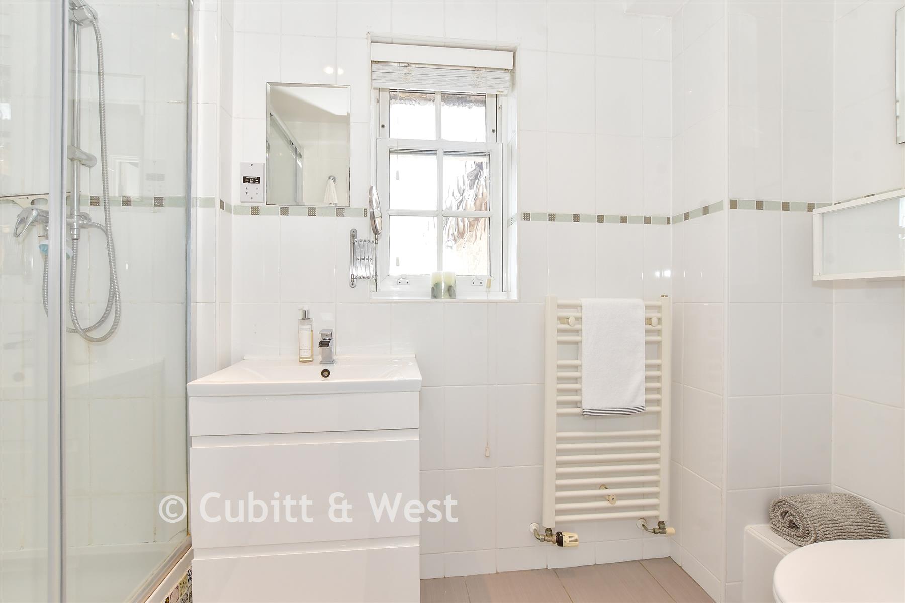 En-Suite Shower Room - Hatchmore Road, Denmead, Waterlooville, Hampshire - Wards of Kent