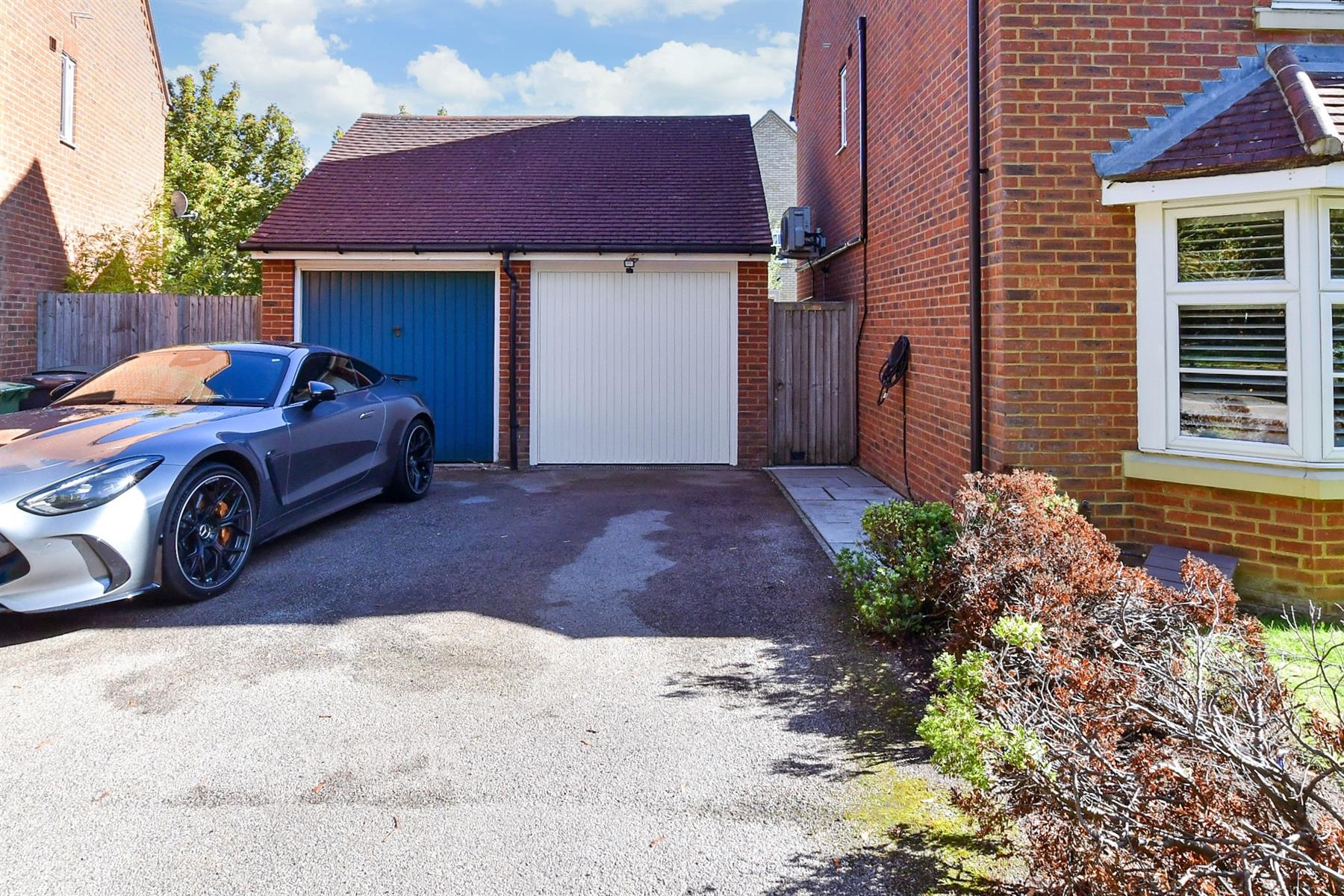 Driveway/Parking - Chartwell Drive, Maidstone, Kent - Wards of Kent