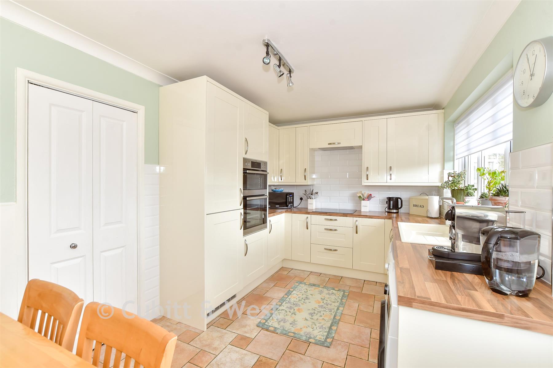 Kitchen - Southleigh Road, Emsworth, Hampshire - Wards of Kent