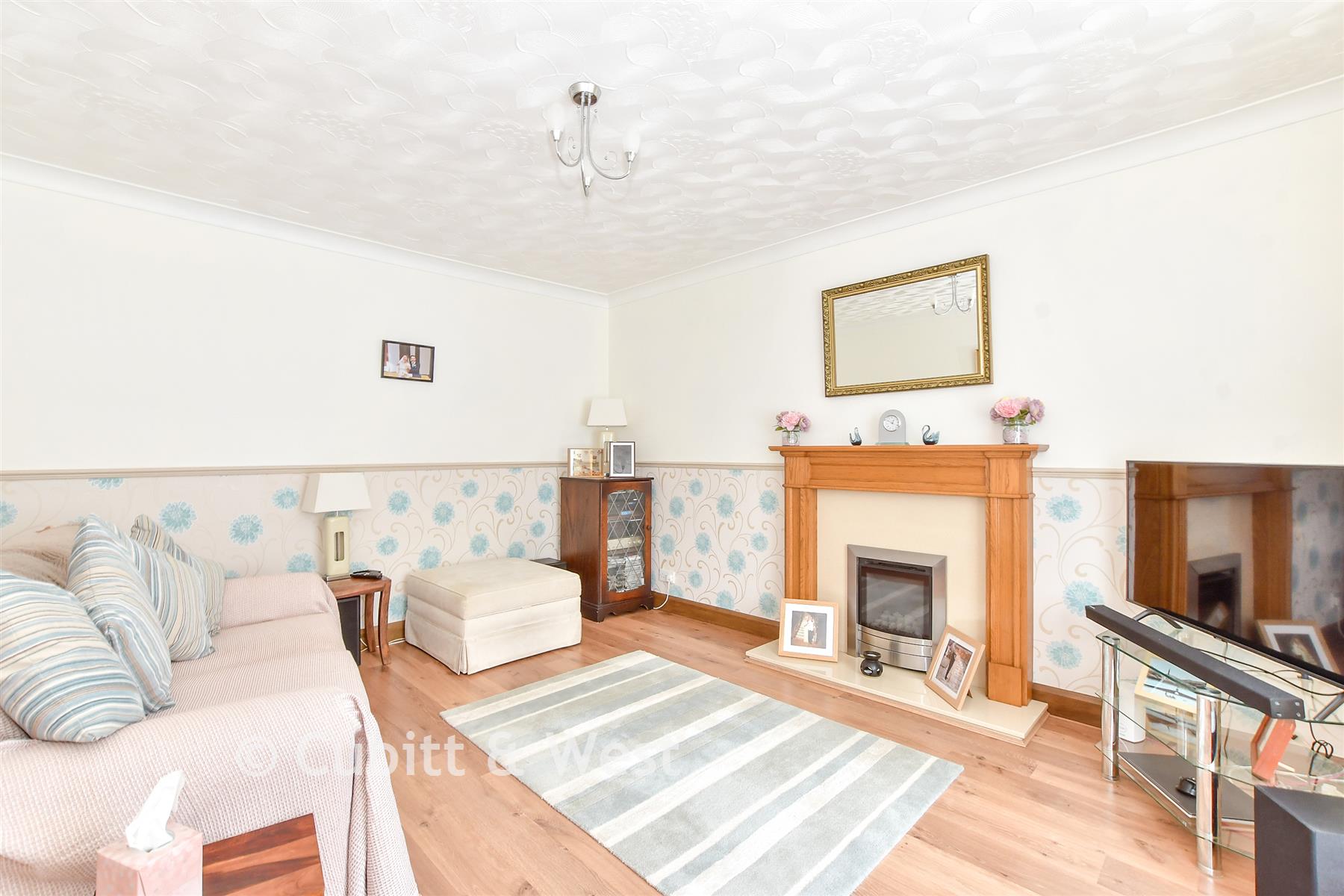 Lounge - Southleigh Road, Emsworth, Hampshire - Wards of Kent