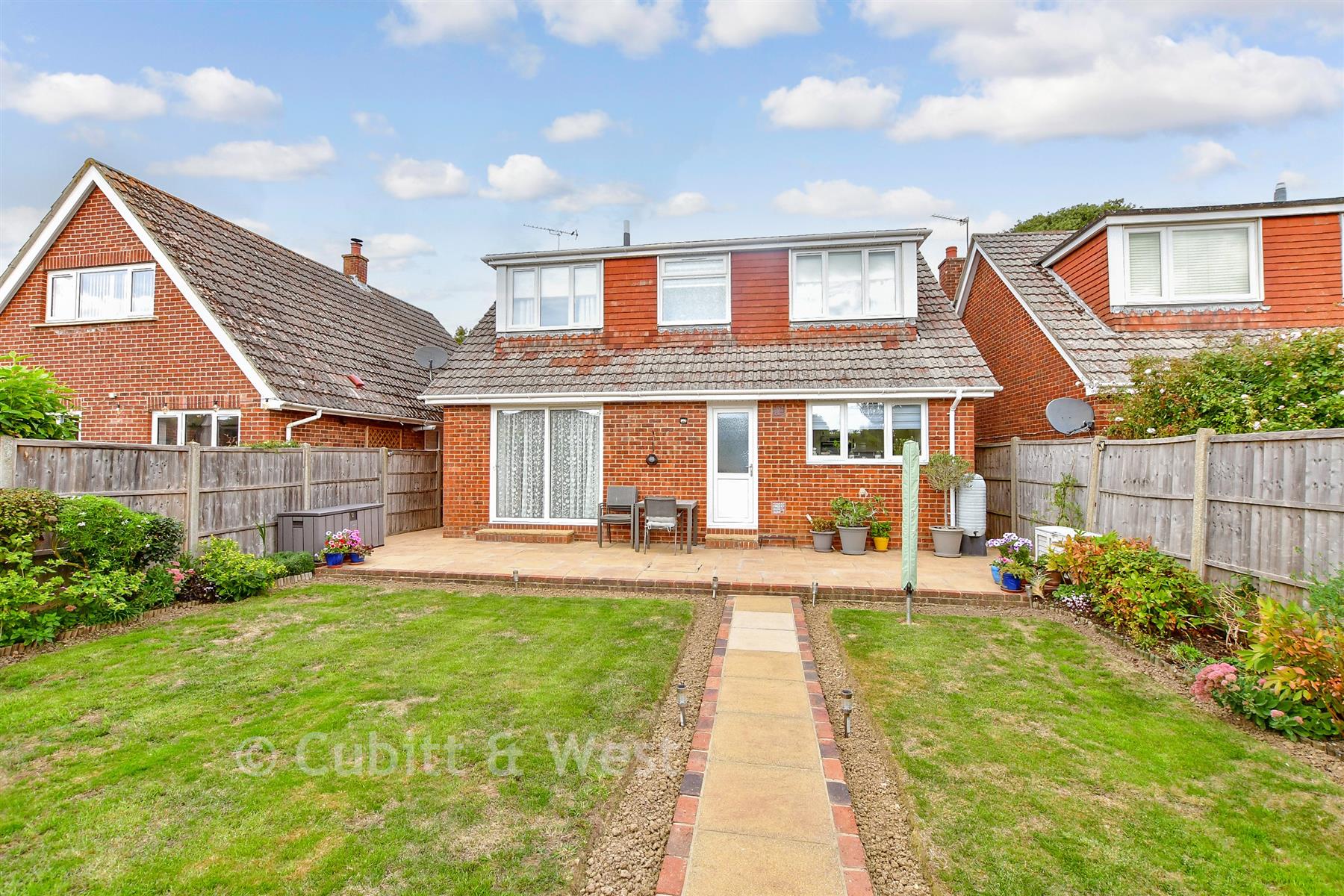 Rear Garden - Southleigh Road, Emsworth, Hampshire - Wards of Kent