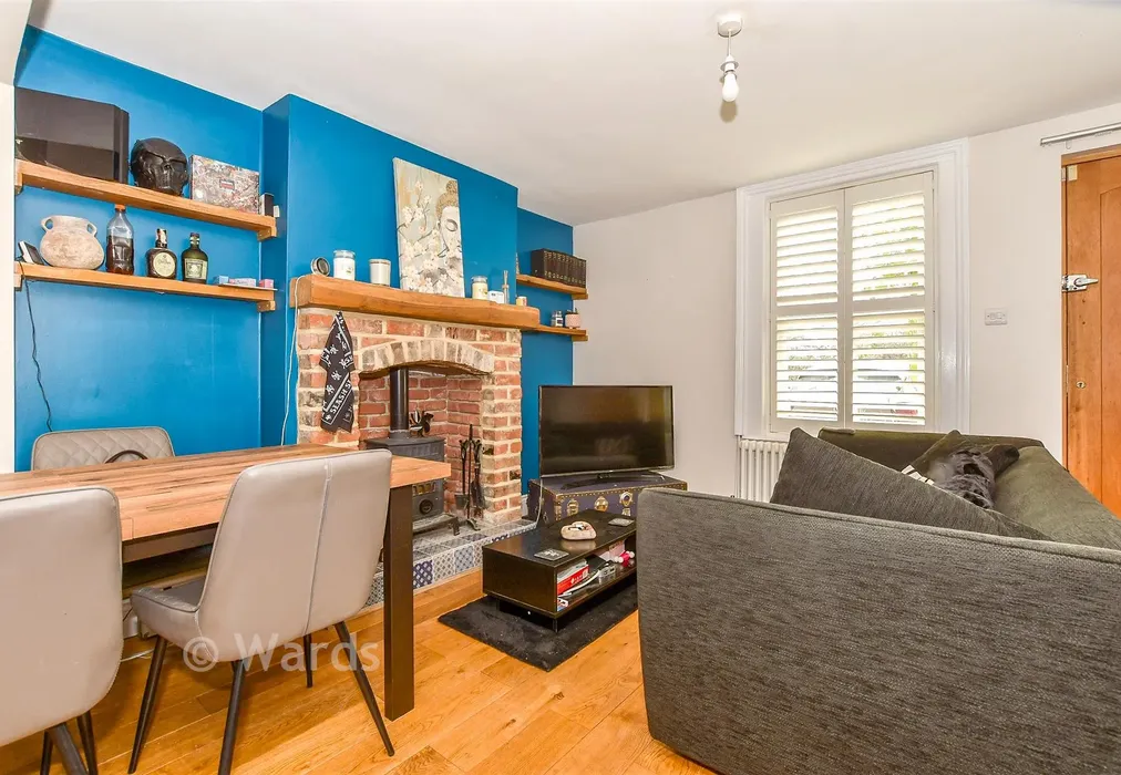 Lounge - Old Hay, Paddock Wood, Tonbridge, Kent - Wards of Kent