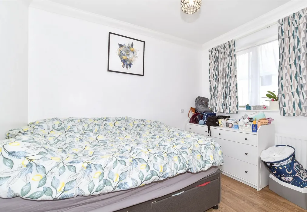 Bedroom - High Street, Cranleigh, Surrey - Wards of Kent