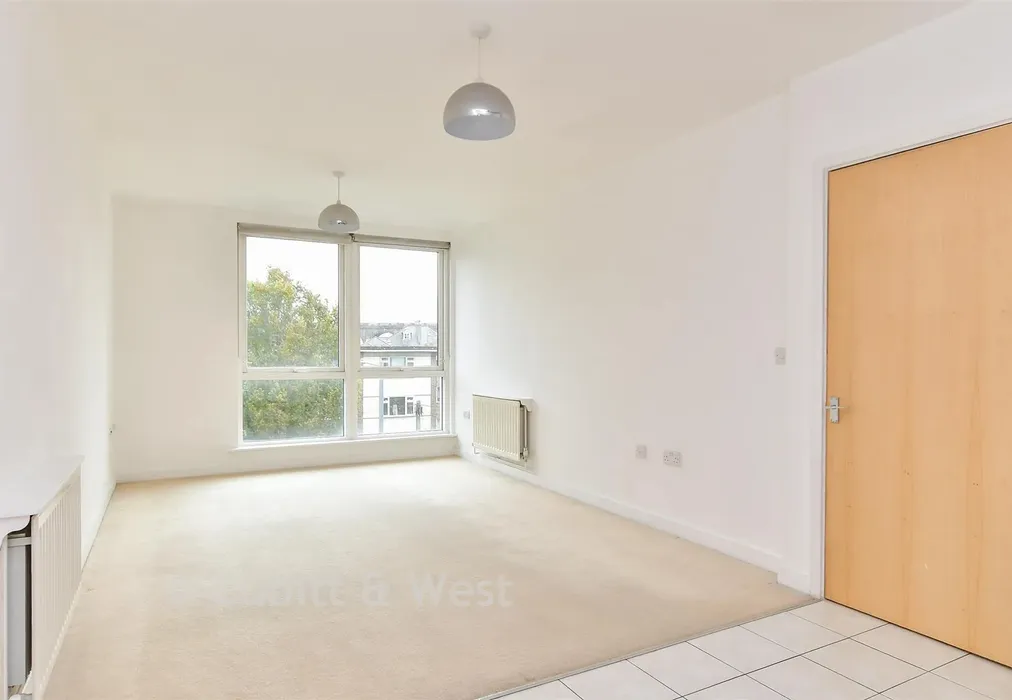 Lounge/ Kitchen - Stanford Avenue, Brighton, East Sussex - Wards of Kent