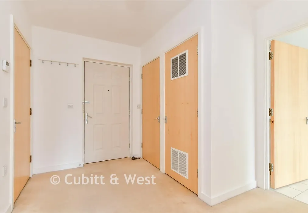 Entrance Hall - Stanford Avenue, Brighton, East Sussex - Wards of Kent
