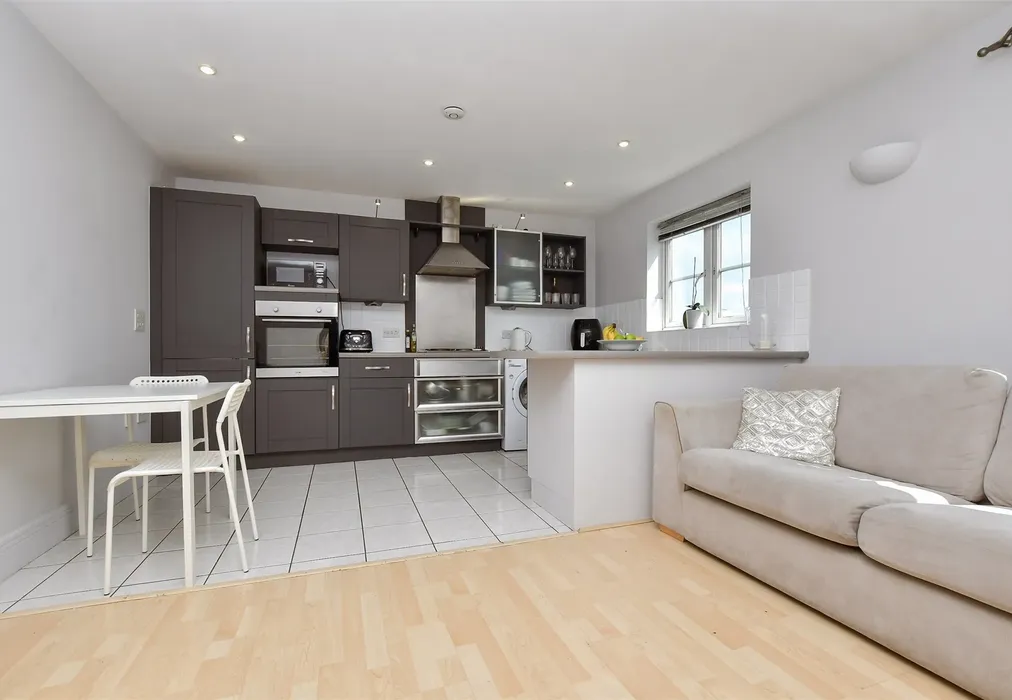 Kitchen / Lounge - Lind Road, Sutton, Surrey - Wards of Kent