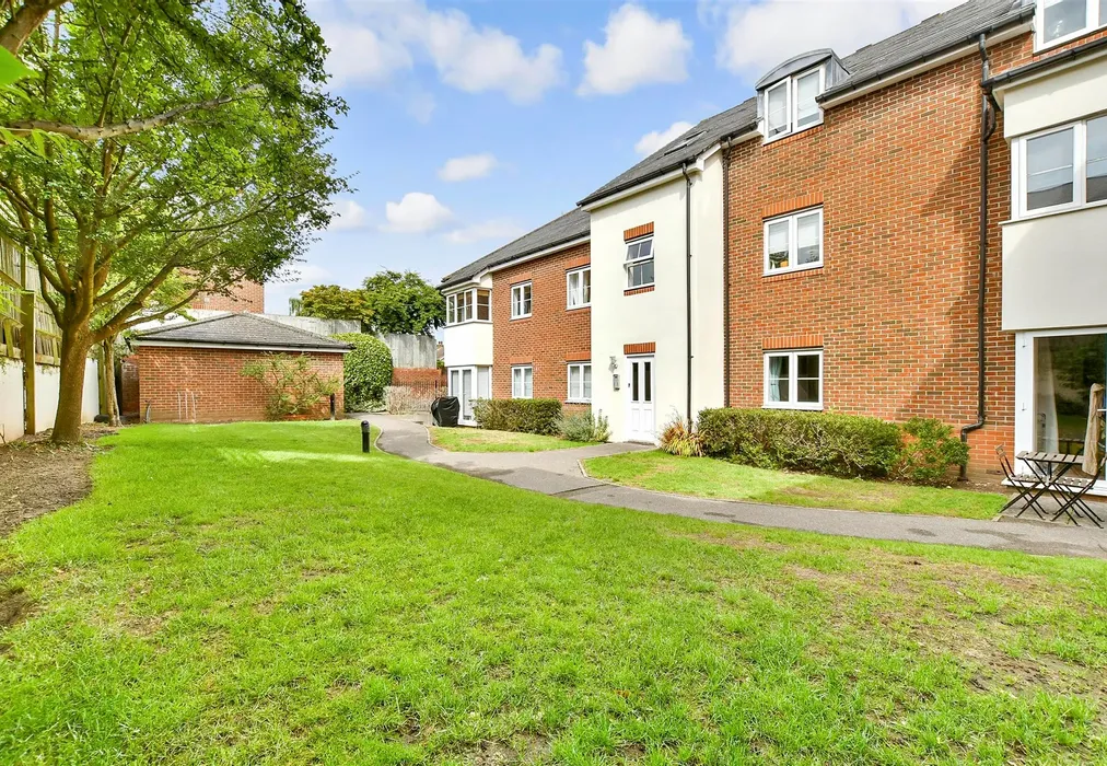 Communal Gardens - Lind Road, Sutton, Surrey - Wards of Kent