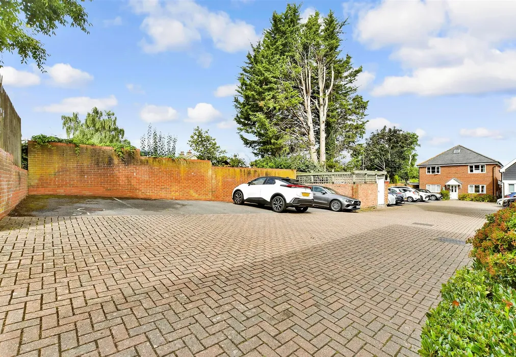 Driveway/Parking - Lind Road, Sutton, Surrey - Wards of Kent