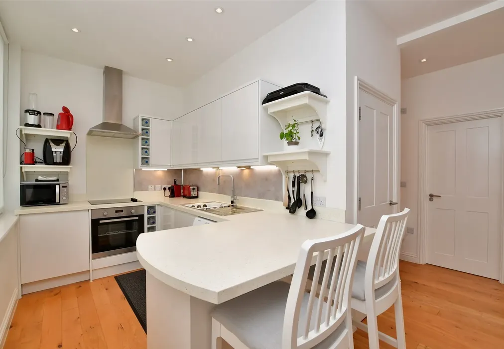 Kitchen - Station Road, Redhill, Surrey - Wards of Kent