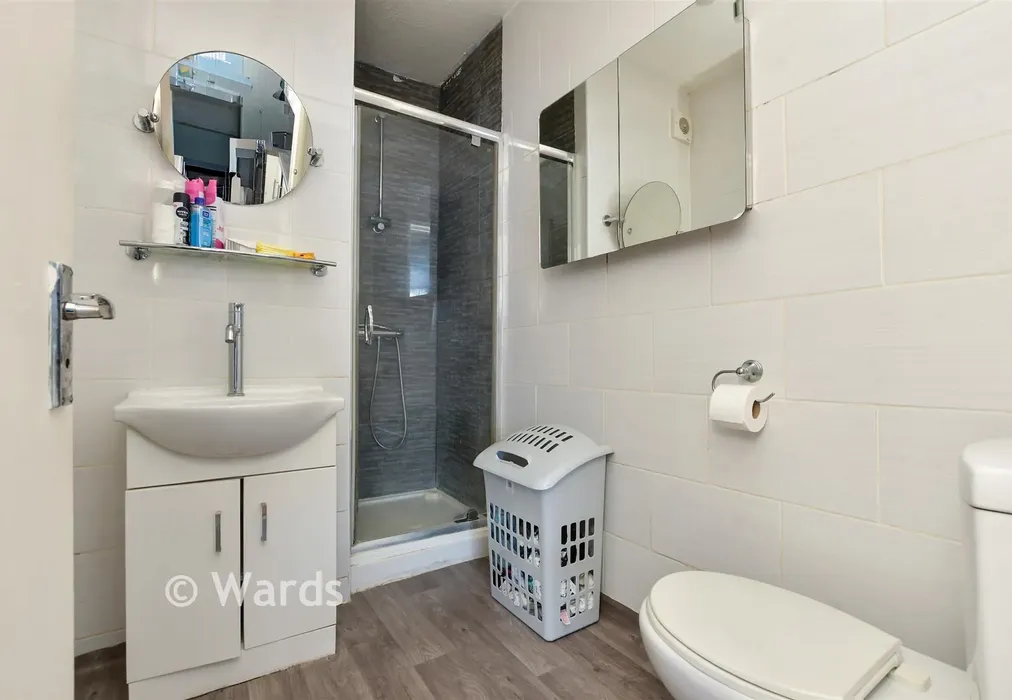 Shower Room - Fort Crescent, Margate, Kent - Wards of Kent