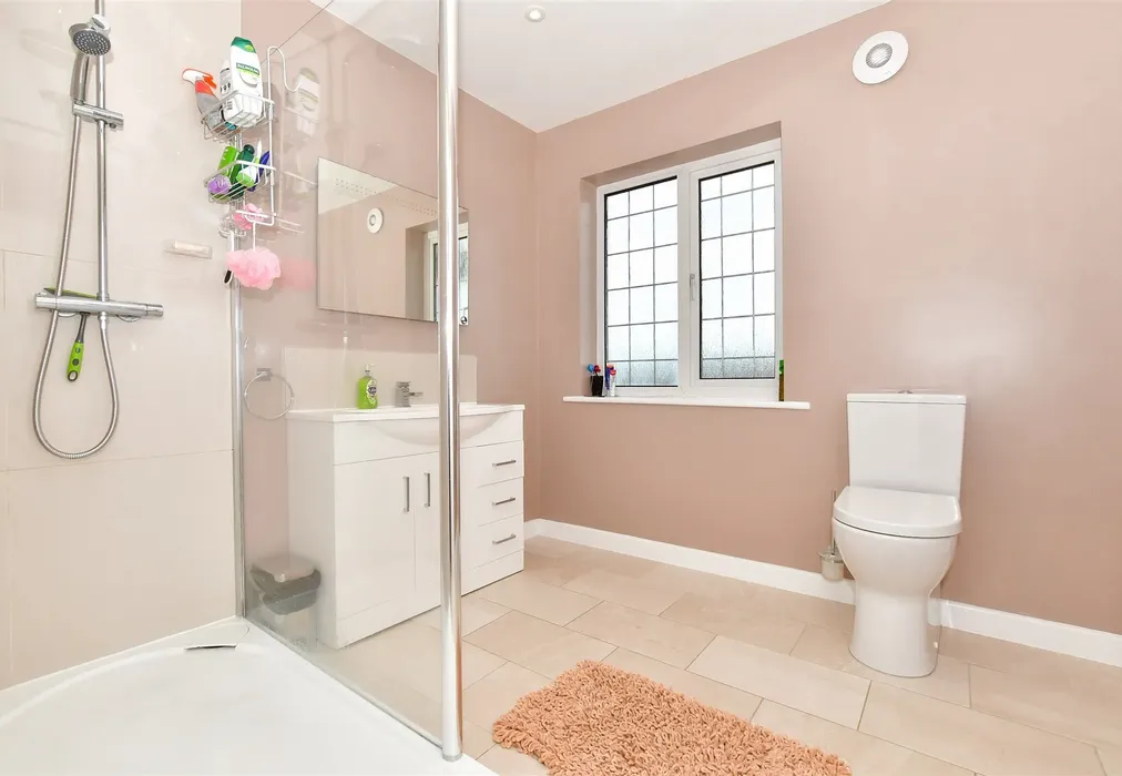 Shower Room - Lonsdale Avenue, Margate, Kent - Wards of Kent