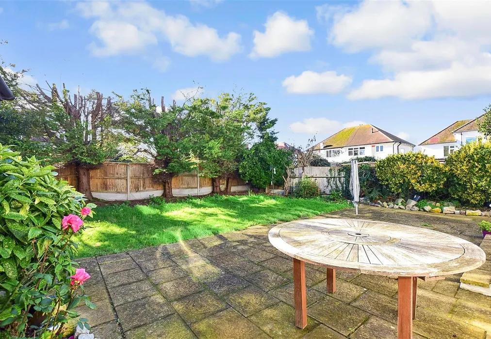 Rear Garden - Lonsdale Avenue, Margate, Kent - Wards of Kent