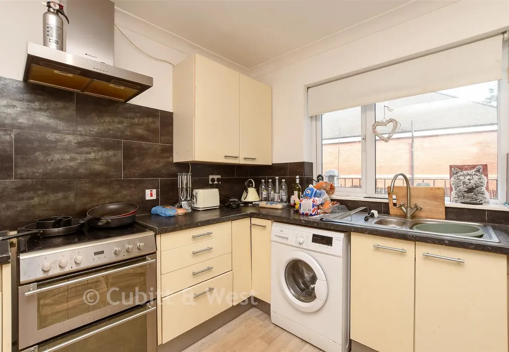 Kitchen/Diner - High Street, Caterham, Surrey - Wards of Kent