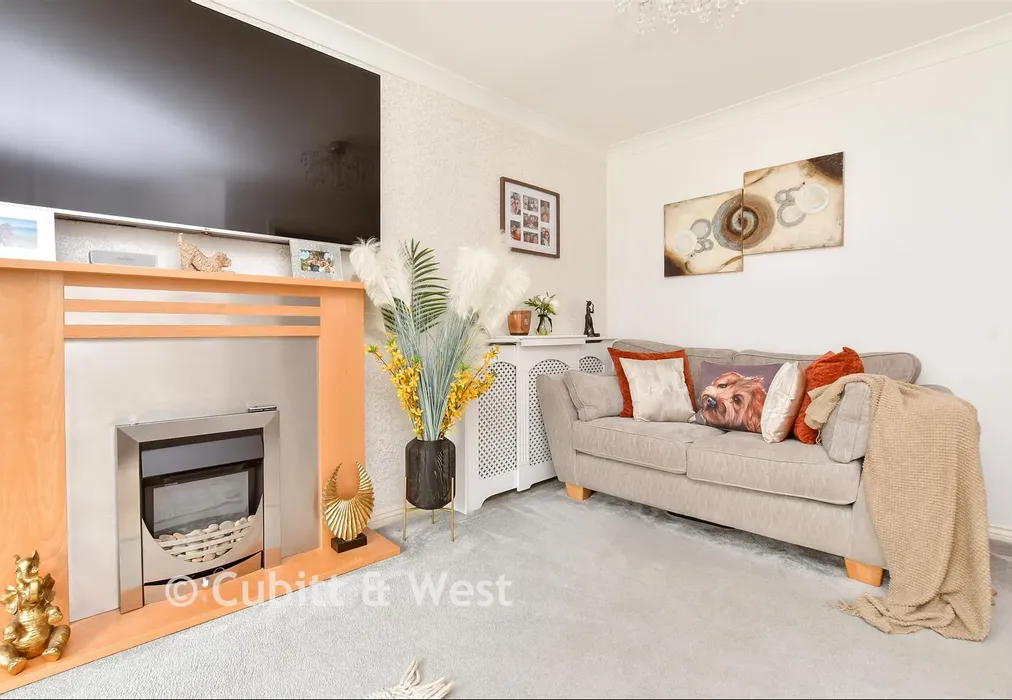 Internal Lifestyle Photograph - Greenacres, Lower Kingswood, Tadworth, Surrey - Wards of Kent