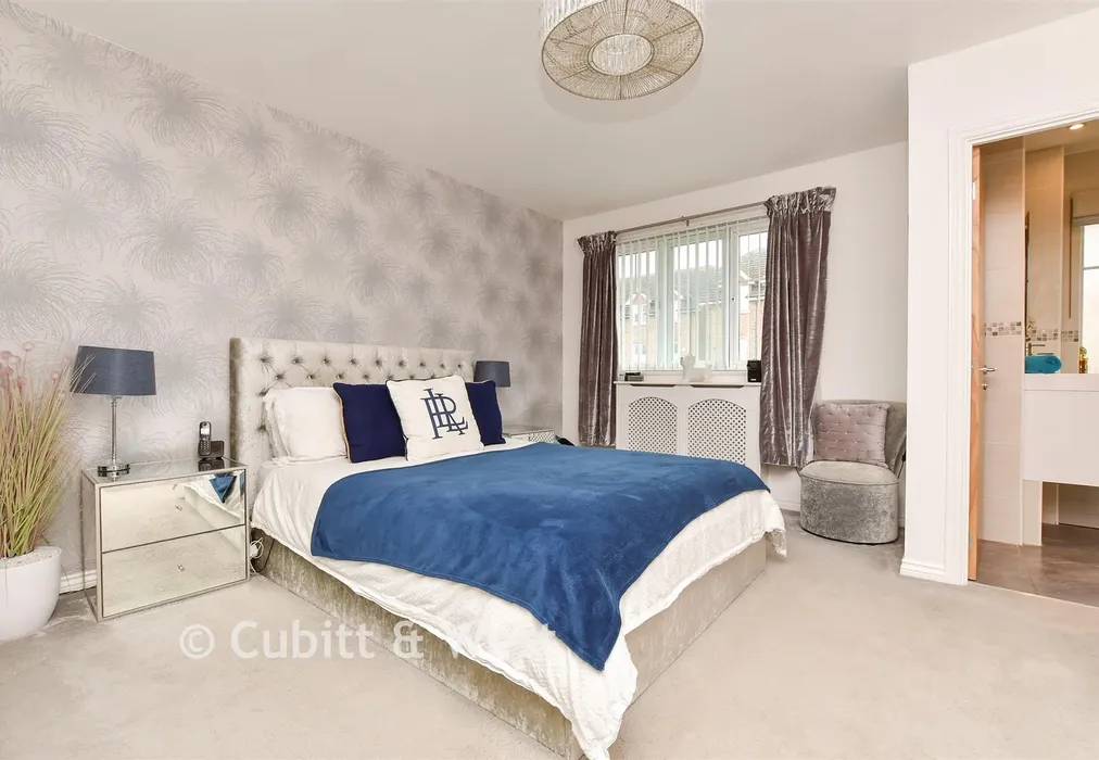 Bedroom 1 - Greenacres, Lower Kingswood, Tadworth, Surrey - Wards of Kent