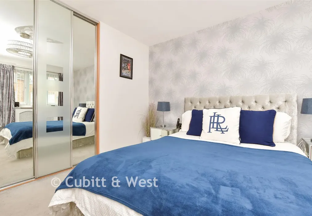 Internal Lifestyle Photograph - Greenacres, Lower Kingswood, Tadworth, Surrey - Wards of Kent