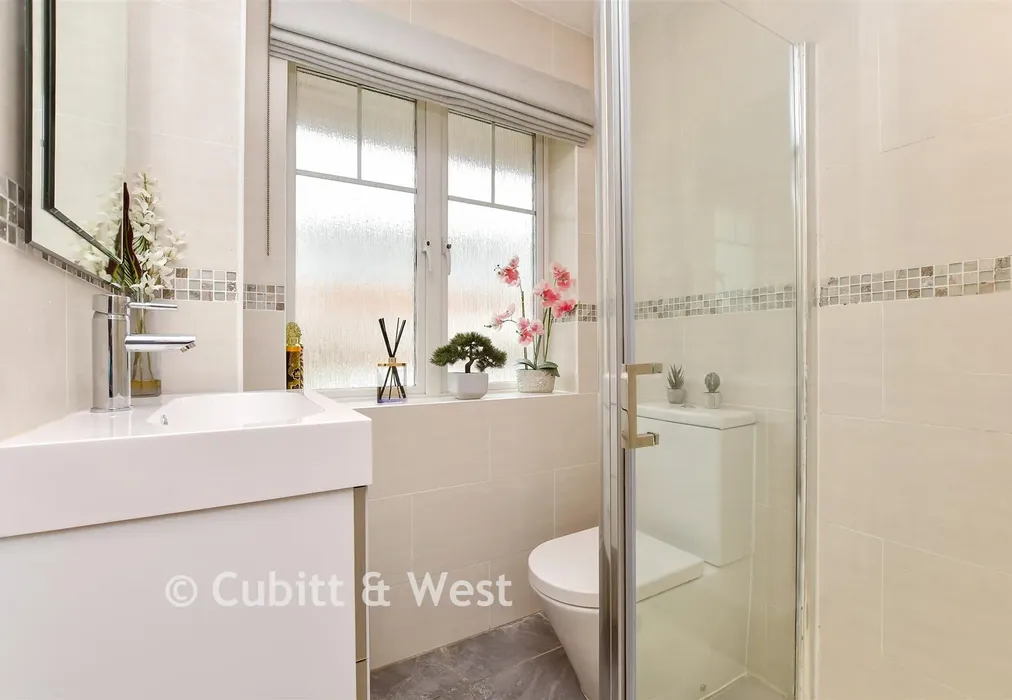 En-Suite Shower Room - Greenacres, Lower Kingswood, Tadworth, Surrey - Wards of Kent