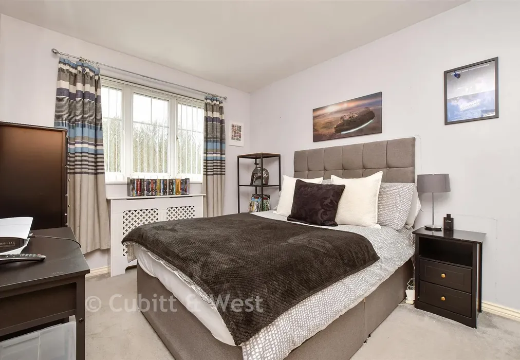 Bedroom 2 - Greenacres, Lower Kingswood, Tadworth, Surrey - Wards of Kent
