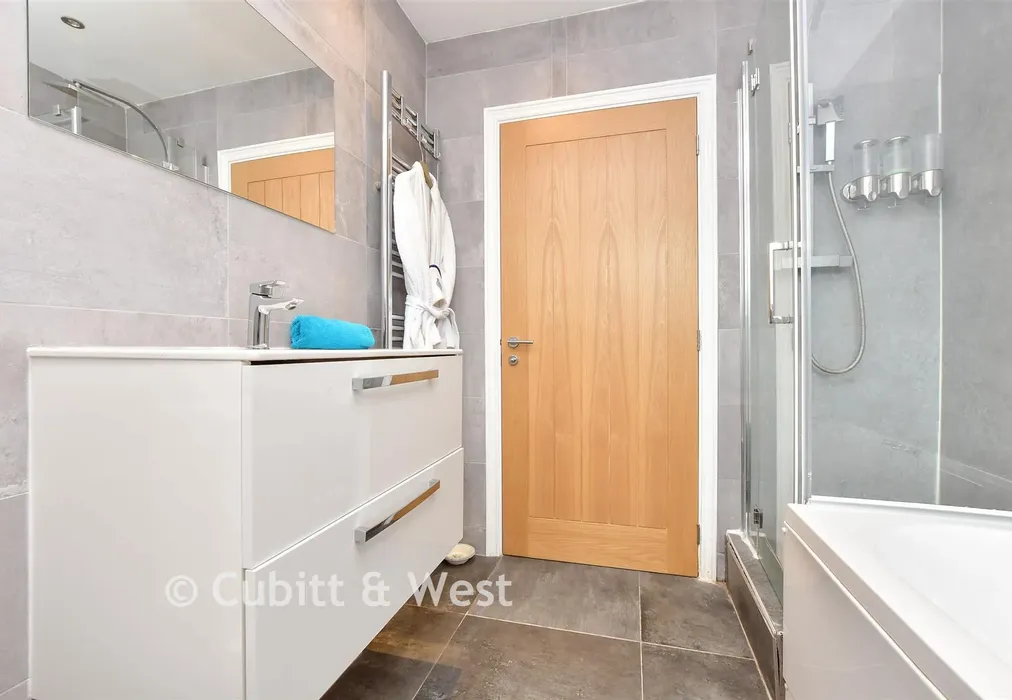 Bathroom - Greenacres, Lower Kingswood, Tadworth, Surrey - Wards of Kent