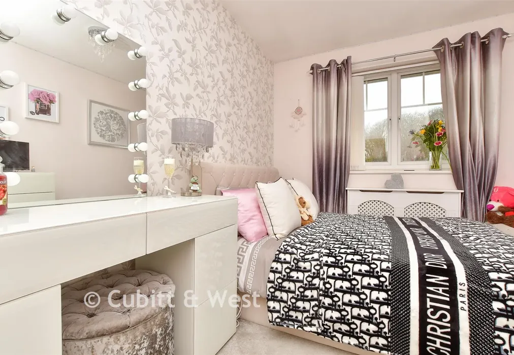 Bedroom 4 - Greenacres, Lower Kingswood, Tadworth, Surrey - Wards of Kent