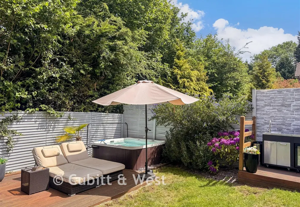 Garden - Greenacres, Lower Kingswood, Tadworth, Surrey - Wards of Kent