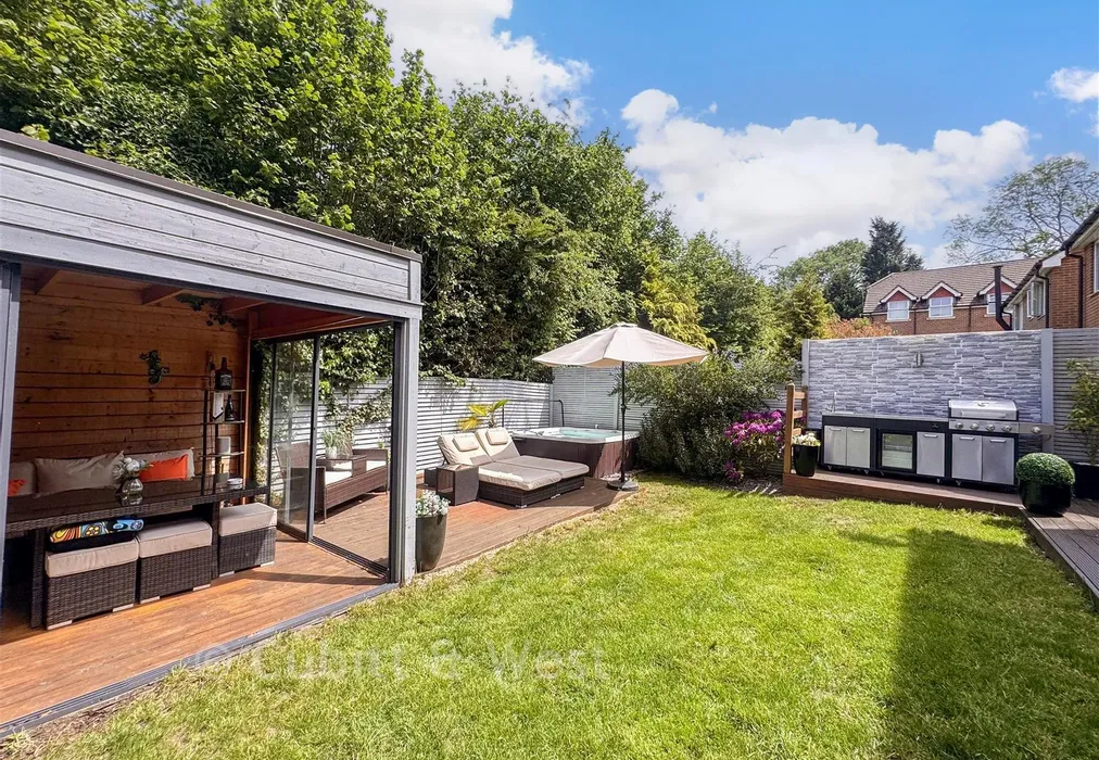 Garden - Greenacres, Lower Kingswood, Tadworth, Surrey - Wards of Kent