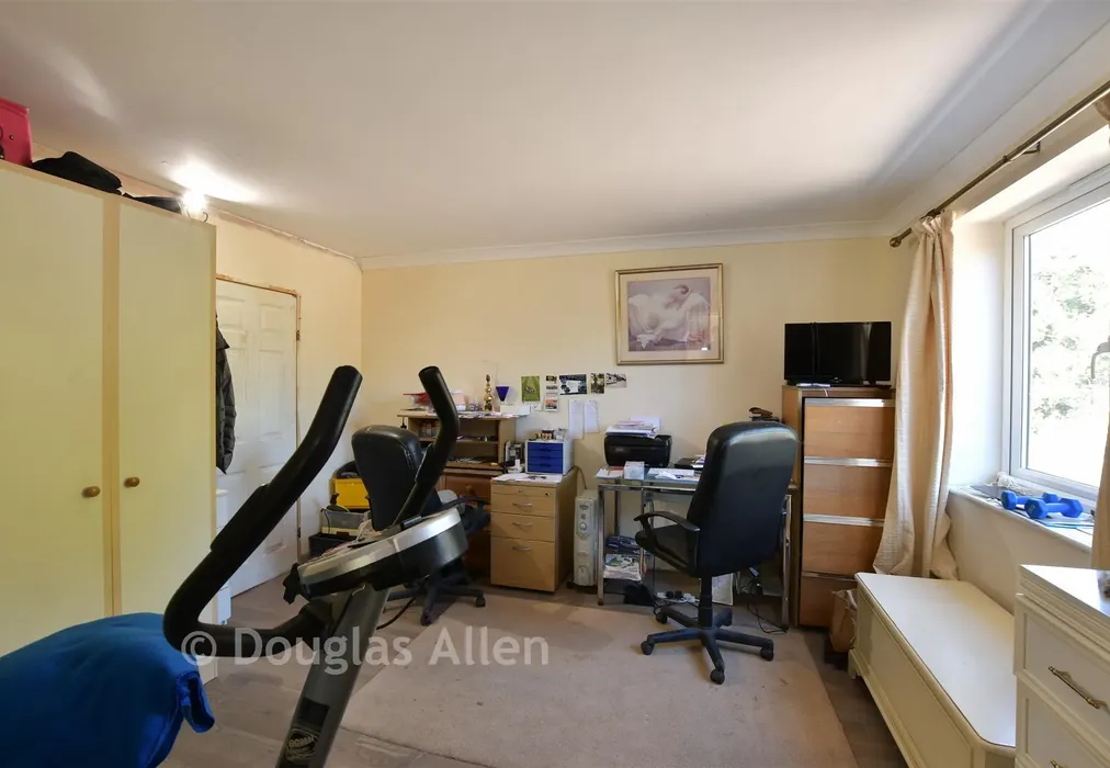 Bedroom 3 - Mount End, Theydon Mount, Epping, Essex - Wards of Kent