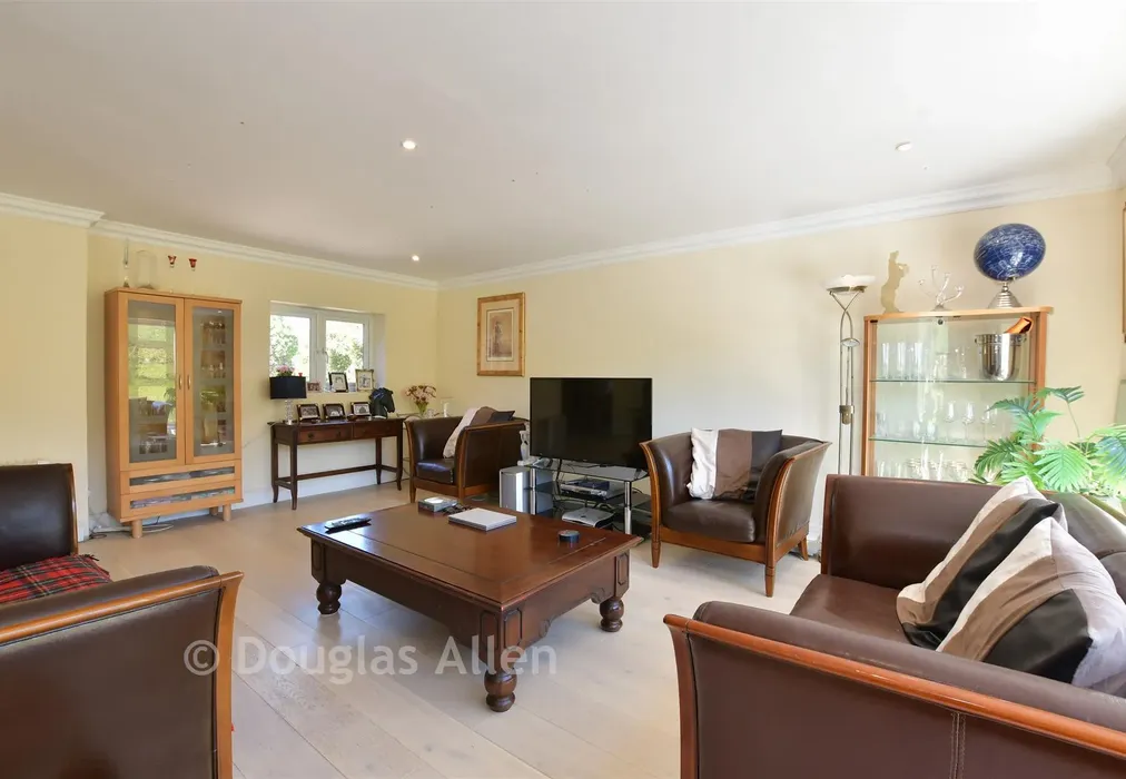 Lounge/Kitchen/ Dining Room - Mount End, Theydon Mount, Epping, Essex - Wards of Kent